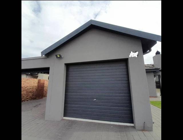 3 BEDROOM HOUSE FOR SALE IN CLAYVILLE